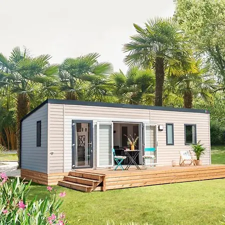 Domaine Du Blanc Pignon Camping 2*