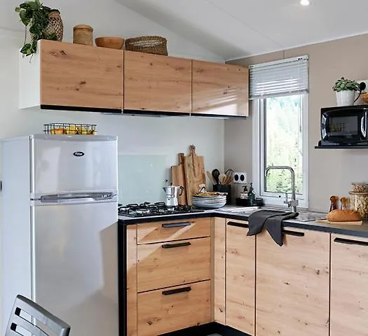 Camping Domaine Du Blanc Pignon 2*