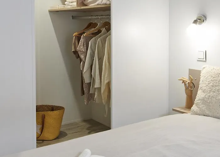 Domaine Du Blanc Pignon Camping 2*